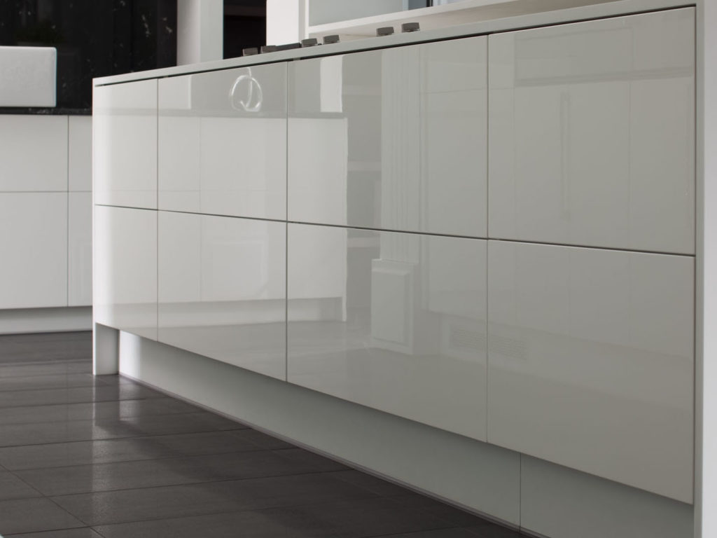 Varnish Kitchen Fronts