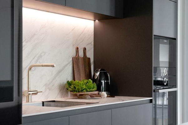 Modern Kitchen with Sink - Modern Custom Cabinets by ErnestRust USA