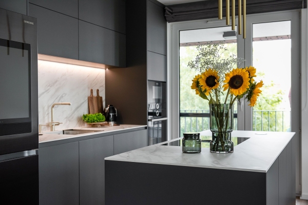 Modern Custom Kitchen Design  - Modern Custom Cabinets by ErnestRust USA