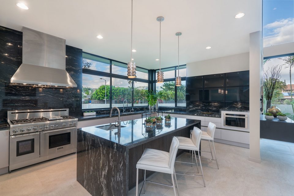 Q1-9 Collection, Honolulu, HI - Modern Custom Cabintes 308